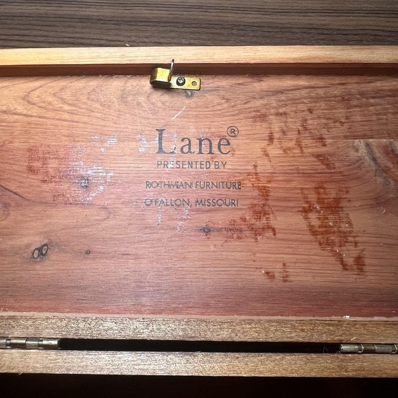 Vintage Lane Cedar Dresser Jewelry Trinket Chest - No Key 9" x 4" x 4" - Picture 5 of 7